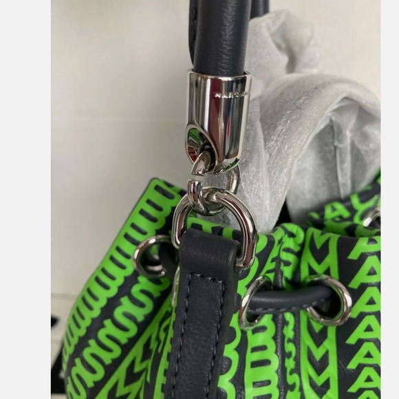 Marc Jacobs Lamb Leather Bucket Crossbody Bag Grey/ Green Very Rare - NWT - Picture 9 of 10